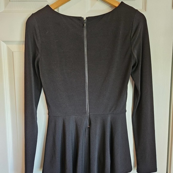 EUC Alice + Olivia Employed black peplum back‎ zip top Small Revolve - Picture 4 of 4